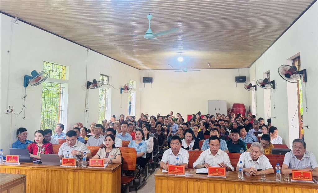 Hội nghị tiếp xúc giữa đại biểu HĐND tỉnh với cử tri xã Cam Phục