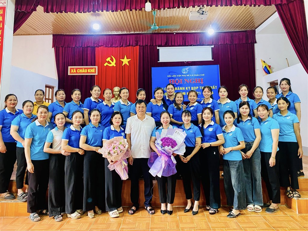 HỘI LHPN XÃ CHÂU KHÊ TỔ CHỨC HỘI NGHỊ BCH LẦN THỨ NHẤT NHIỆM KỲ 2021 - 2026. 