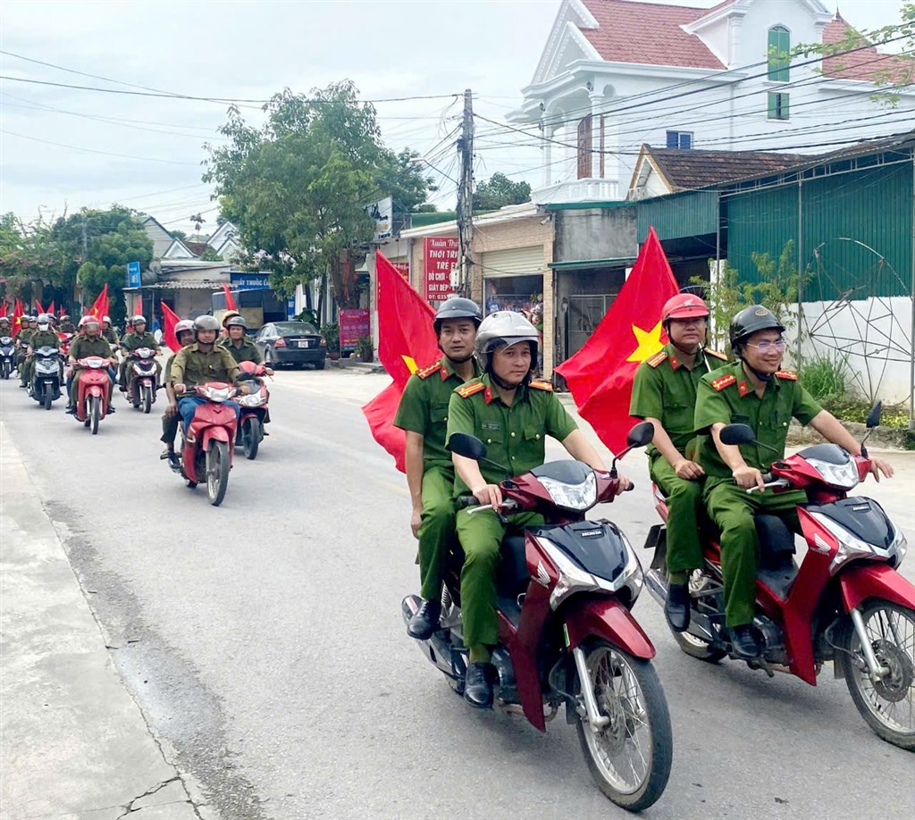 Công an xã Văn Hiến tổ chức Lễ ra quân triển khai cao điểm đảm bảo an ninh trật tự trước, trong và sau Đại hội Đảng các cấp