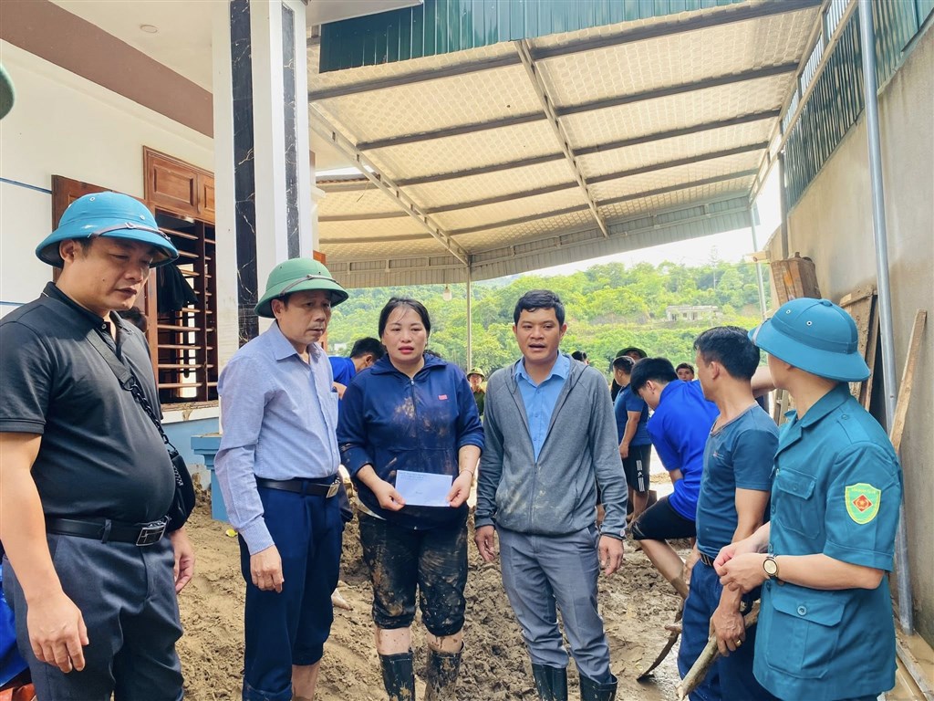 Kịp thời động viên các gia đình bị ảnh hưởng sau cơn bão số 3 Wipha