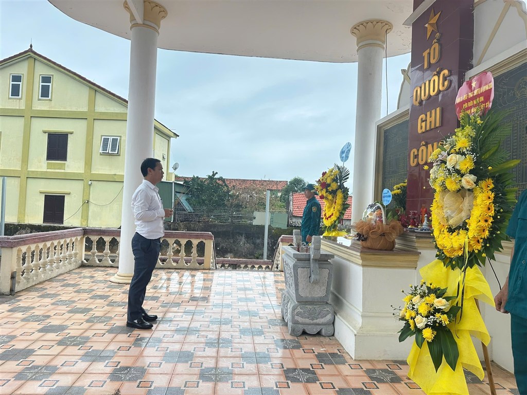 Anh-tin-bai