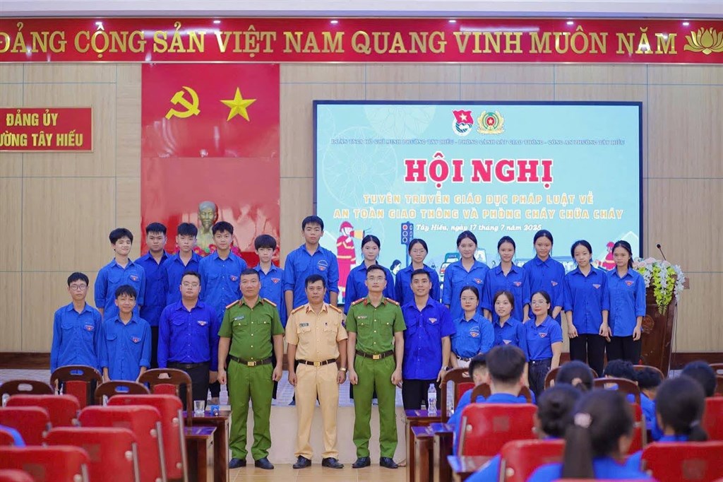  HỘI NGHỊ TUYÊN TRUYỀN PHÁP LUẬT VỀ AN TOÀN GIAO THÔNG VÀ PHÒNG CHÁY CHỮA CHÁY