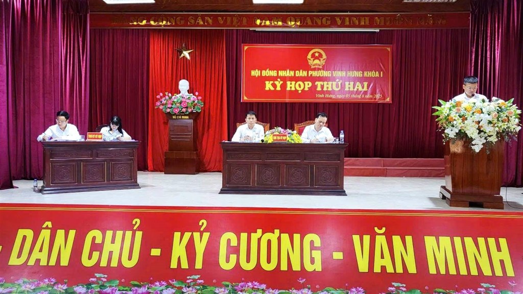 PHƯỜNG VINH HƯNG TỔ CHỨC KỲ HỌP THỨ 2 HĐND PHƯỜNG KHÓA I, NHIỆM KỲ 2021-2026