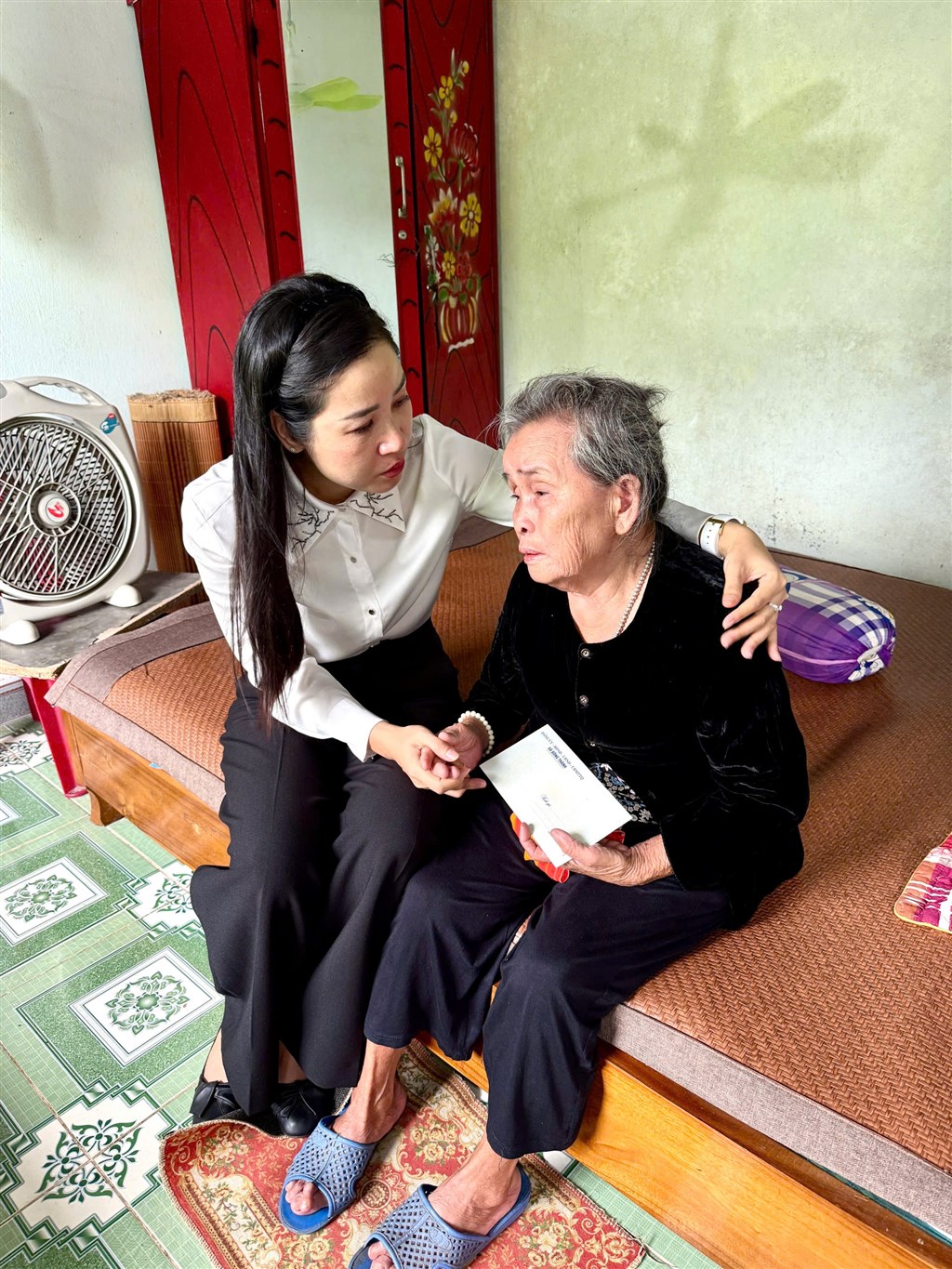 Anh-tin-bai