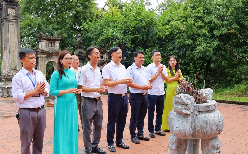 Anh-tin-bai