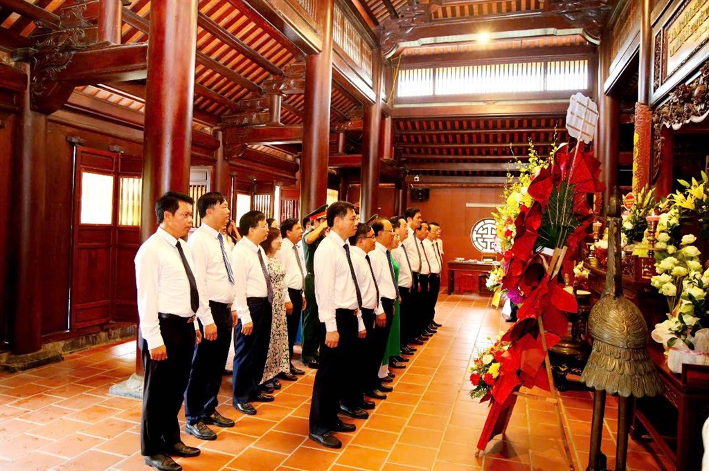 Anh-tin-bai