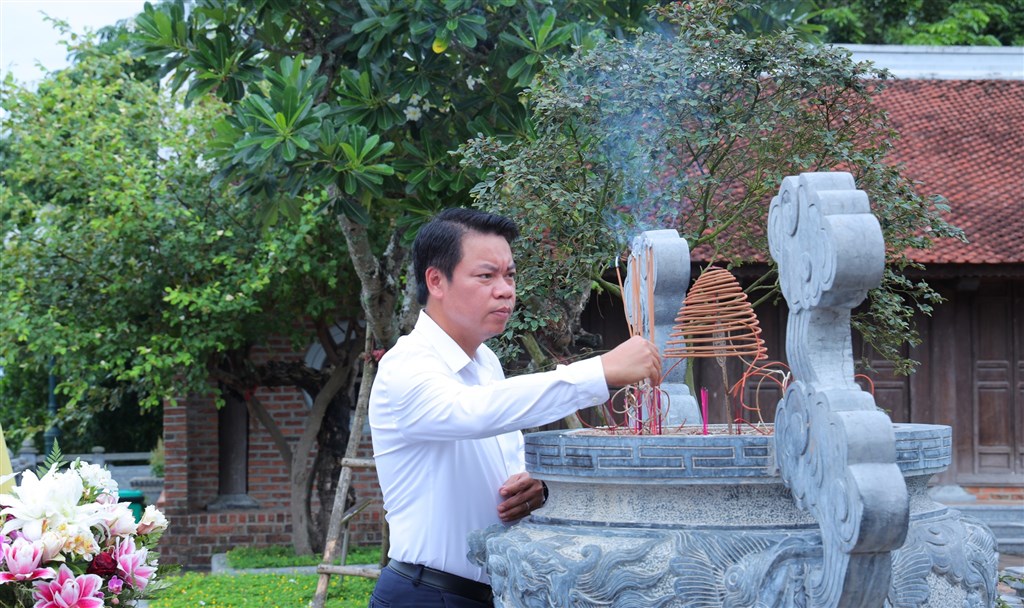 Anh-tin-bai
