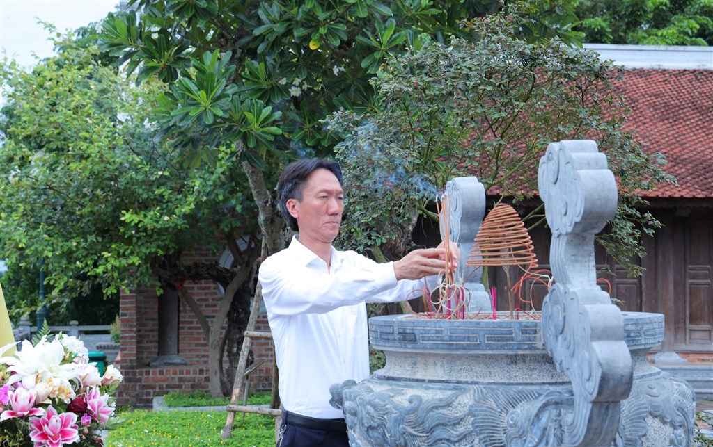 Anh-tin-bai