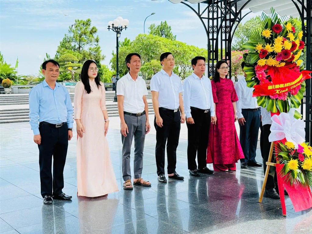 Anh-tin-bai