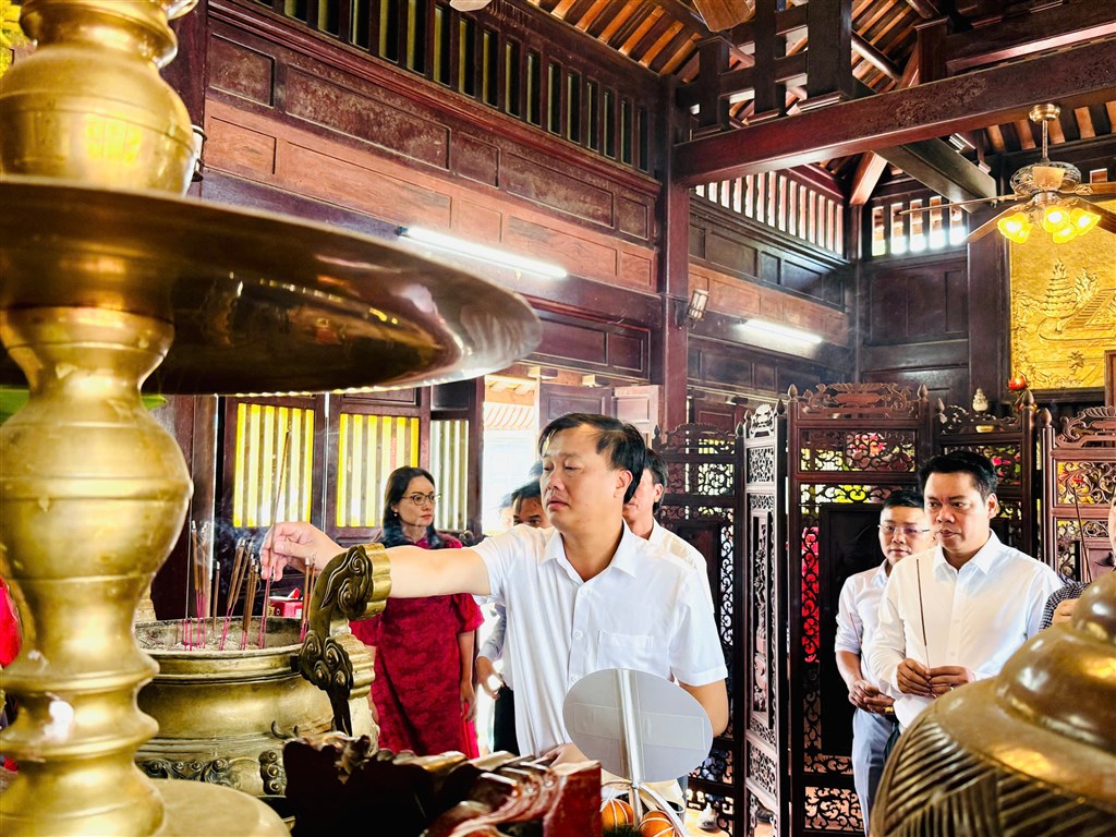 Anh-tin-bai