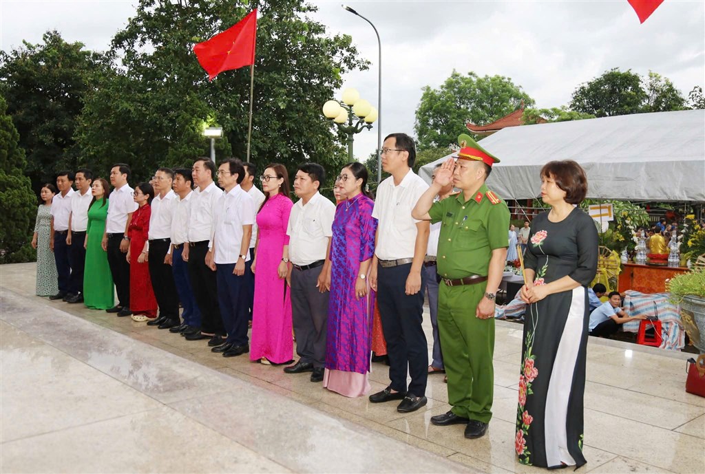 Anh-tin-bai