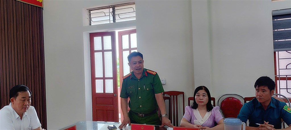 Anh-tin-bai