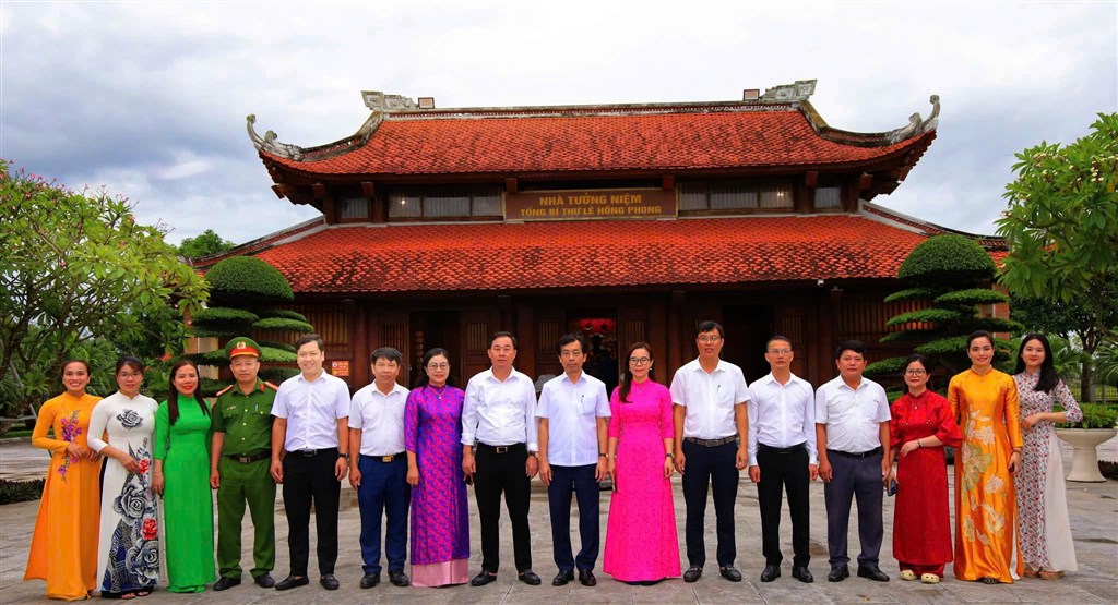 Anh-tin-bai