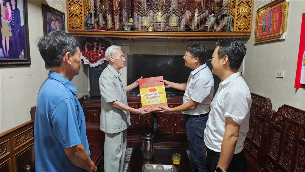 Anh-tin-bai