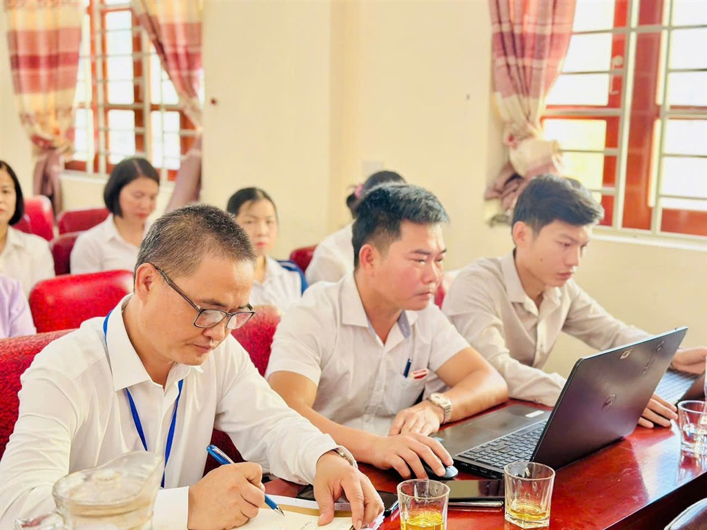 Anh-tin-bai
