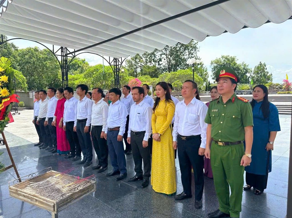 Anh-tin-bai
