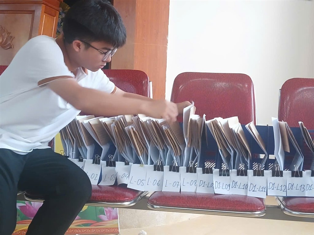 Anh-tin-bai
