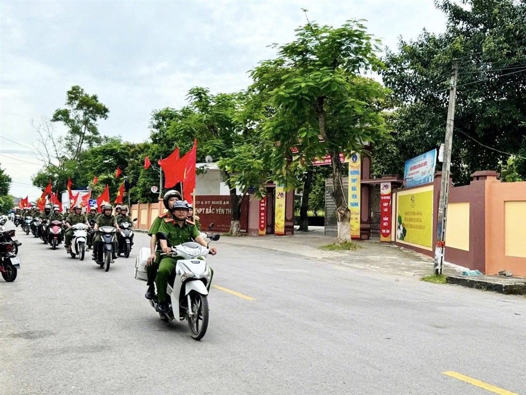 Anh-tin-bai