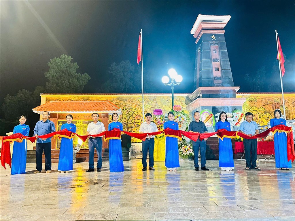 Anh-tin-bai