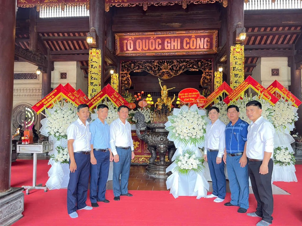 Anh-tin-bai