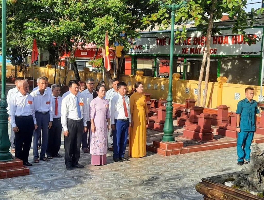 Anh-tin-bai