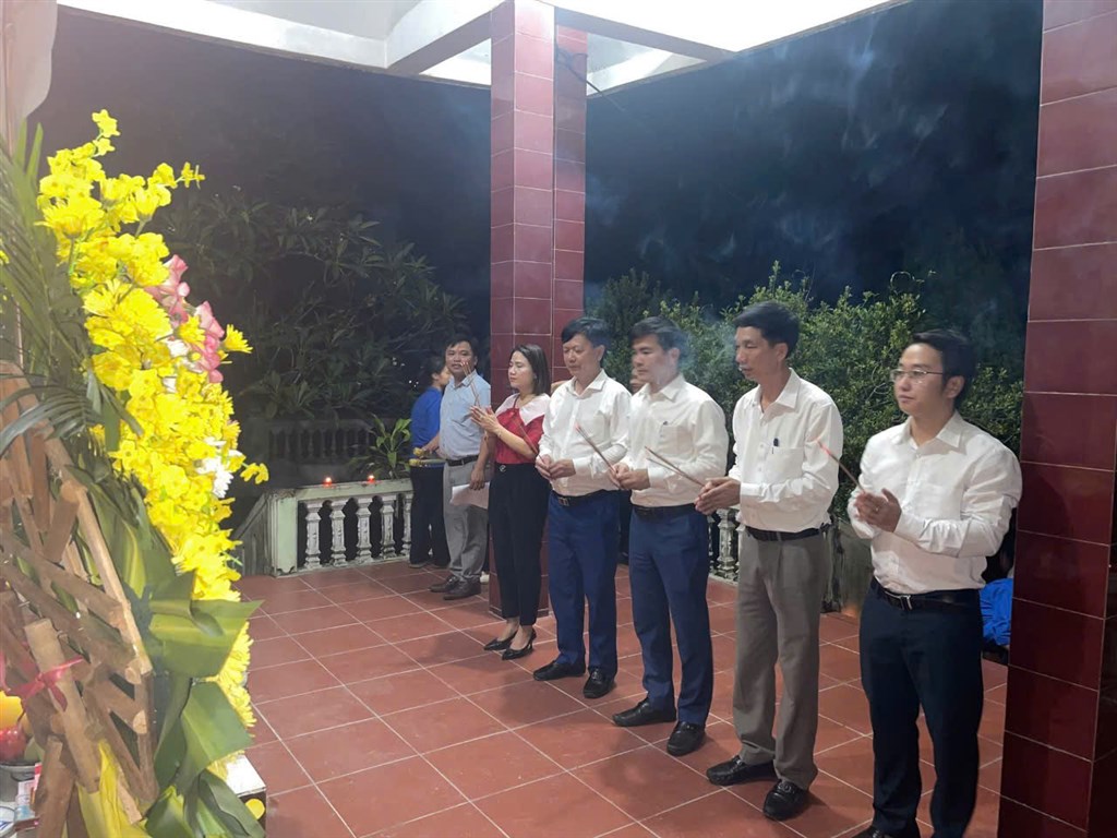Anh-tin-bai