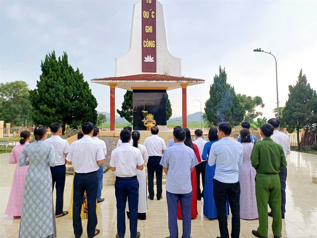 Anh-tin-bai